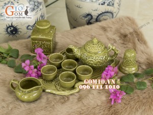 Bộ ấm chén men rêu khắc hoa châm, khay tùng - đầy đủ phụ kiện