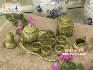 Bộ ấm chén men rêu khắc sen , khay tùng - đầy đủ phụ kiện