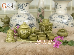 Bộ ấm chén men rêu khắc sen , khay tùng - đầy đủ phụ kiện
