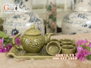 Bộ ấm chén men rêu khắc sen, khay chữ nhật