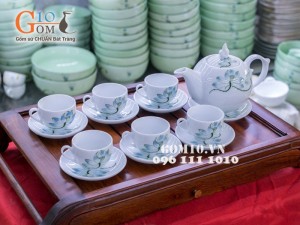 Bộ ấm chén men kem dáng bưởi vẽ sen xanh