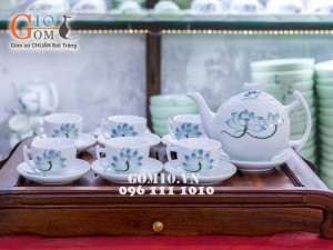Bộ ấm chén men kem dáng bưởi vẽ sen xanh 600ml