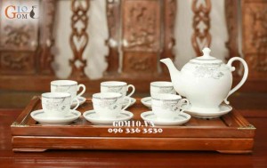 Bộ ấm chén men trắng dáng Camellia vẽ hoa kim