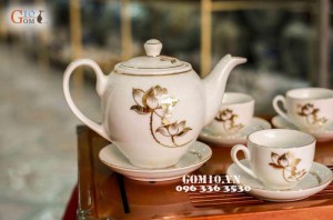 Bộ ấm chén men trắng dáng Camellia vẽ sen vàng kim