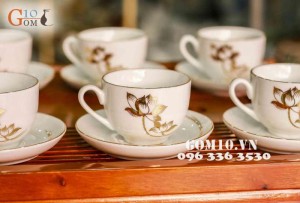 Bộ ấm chén men trắng dáng Camellia vẽ sen vàng kim