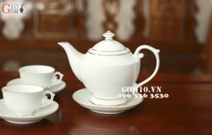 Bộ ấm chén men trắng dáng đèn thần, kẻ chỉ vàng kim