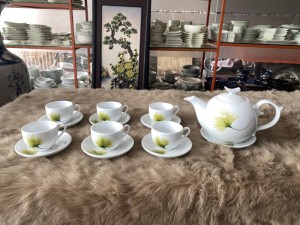 Bộ ấm chén men trắng vẽ bồ công anh