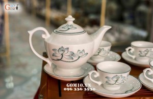 Bộ ấm chén men trắng vẽ sen