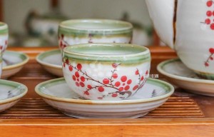 Bộ ấm chén men vuốt Camellia vẽ hoa đào đỏ