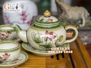 Bộ ấm chén men vuốt, dáng chóp vẽ sen, đầy đủ phụ kiện
