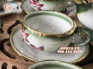 Bộ ấm chén men vuốt dáng chóp vẽ Sen đỏ, boc đồng - đầy đủ phụ kiện