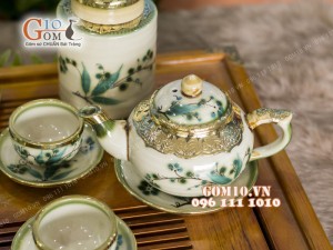 Bộ ấm chén men vuốt dáng chóp vẽ tre, bọc đồng - đầy đủ phụ kiện