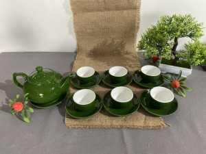 Bộ ấm chén men lục bảo, chén lòng trắng 350ml