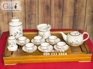 Bộ ấm chén Nhật vẽ đào phai men kem, đầy đủ phụ kiện