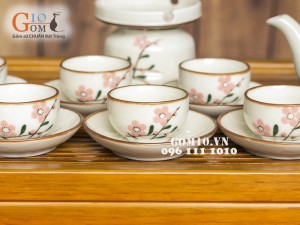 Bộ ấm chén Nhật vẽ đào phai men kem, đầy đủ phụ kiện