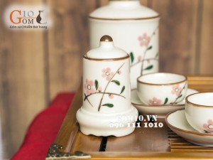 Bộ ấm chén Nhật vẽ đào phai men kem, đầy đủ phụ kiện