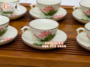 Bộ ấm chén phú quý men kem vẽ sen 