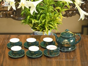 Bộ ấm chén phú quý men màu cảnh Thuận Buồm Xuôi Gió vẽ vàng 24k nền xanh lam, 500ml