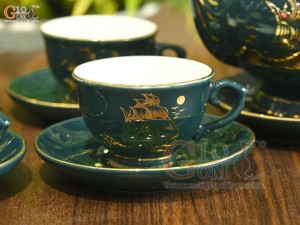 Bộ ấm chén phú quý men màu cảnh Thuận Buồm Xuôi Gió vẽ vàng 24k nền xanh lam, 500ml