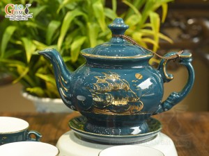 Bộ ấm chén phú quý men màu cảnh Thuận Buồm Xuôi Gió vẽ vàng 24k nền xanh lục bảo, 350ml