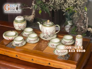 Bộ ấm chén quả đào men vuốt, vẽ hoa đào 600ml, 3 món phụ kiện