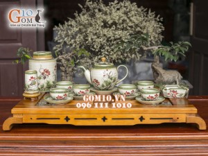 Bộ ấm chén quả đào men vuốt, vẽ sen, đầy đủ phụ kiện 750ml