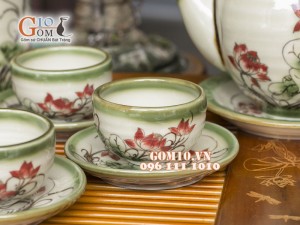 Bộ ấm chén quả đào men vuốt, vẽ sen, đầy đủ phụ kiện 750ml