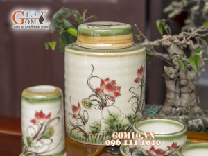 Bộ ấm chén quả đào men vuốt, vẽ sen, đầy đủ phụ kiện 750ml