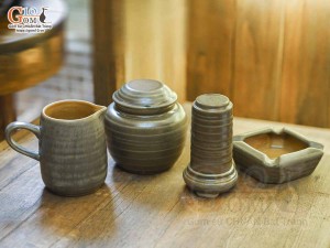 Bộ ấm chén quả hồng gốm ganh khắc mai vàng đầy đủ phụ kiện, 350ml