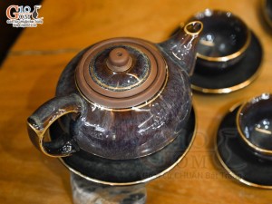 Bộ ấm chén quả hồng men hỏa biến kẻ chỉ vàng, 300ml