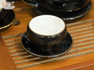 Bộ ấm chén quả hồng men hỏa biến mật ong kẻ chỉ vàng, 400ml