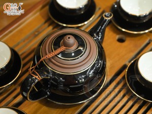 Bộ ấm chén quả hồng men hỏa biến mật ong kẻ chỉ vàng, 400ml