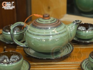 Bộ ấm chén quả hồng men hỏa biến xanh ngọc, chén lòng hoa, 350ml