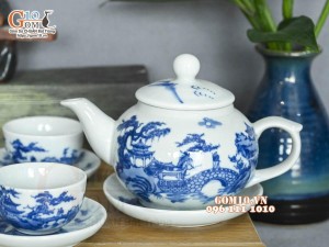 Bộ ấm chén quả hồng men lam vẽ cảnh sơn thuỷ, 300ml
