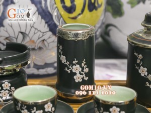 Bộ ấm chén quả hồng men rêu khắc hoa đào, bọc đồng, đầy đủ phụ kiện