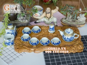 Bộ ấm chén quả hồng men lam họa tiết Trúc Lâm Thất Hiền đầy đủ phụ kiện, bọc đồng