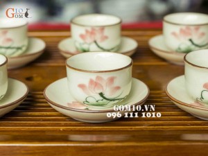 Bộ Ấm Chén Quả Hồng Vẽ Sen Men Kem