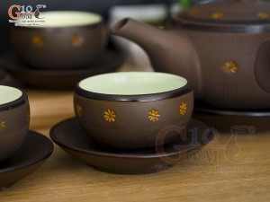 Bộ ấm chén quai ngang, gốm hồng sa khắc sao vàng, 300ml