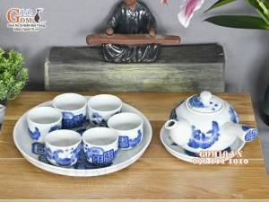 Bộ ấm chén quai ngang men lam cổ vẽ Mai Thọ khay tròn, 280ml