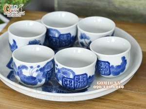 Bộ ấm chén quai ngang men lam cổ vẽ Mai Thọ khay tròn, 280ml