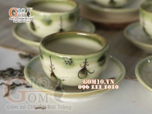 Bộ ấm chén quai ngang men vuốt, vẽ hoa rơi 350ml