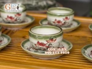 Bộ ấm chén quai ngang men vuốt, vẽ sen