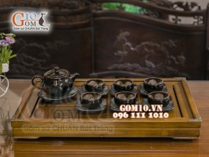 Bộ ấm chén quai tròn đen men hỏa biến, chén lòng hoa 300ml