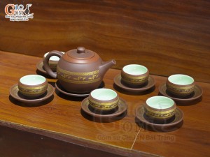 Bộ ấm chén quai tròn gốm chỉ đỏ họa tiết trống đồng, 300ml