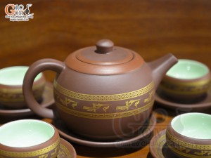 Bộ ấm chén quai tròn gốm chỉ đỏ họa tiết trống đồng, 300ml