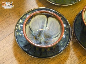 Bộ ấm chén quai tròn men hỏa biến xanh rêu, chén lòng hoa 350ml