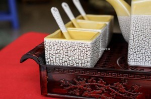 Bộ ấm chén rạn dáng vuông to