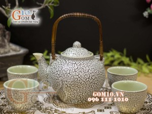 Bộ ấm chén rỏ cua men rạn, quai mây 600ml