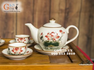 Bộ ấm chén sen đỏ men kem, đầy đủ phụ kiện