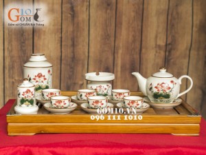 Bộ ấm chén sen đỏ men kem, đầy đủ phụ kiện